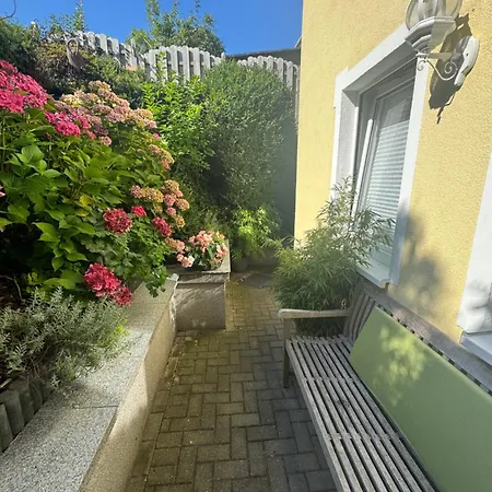 Ruhige Anliegerwohnung In Stadtnaehe *